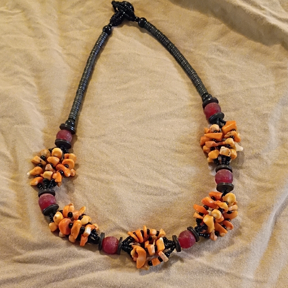 Vintage Coral Orange and Black Beaded Necklace Red and Peach Coral